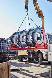 Погрузка гидравлических стыковых сварочных аппаратов для пэ труб Gas Fusion Red-1000 Погрузка гидравлических стыковых сварочных аппаратов для пэ труб Gas Fusion Red-1000